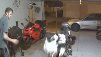 WATCH: Here’s why you should never trust a paddock stand